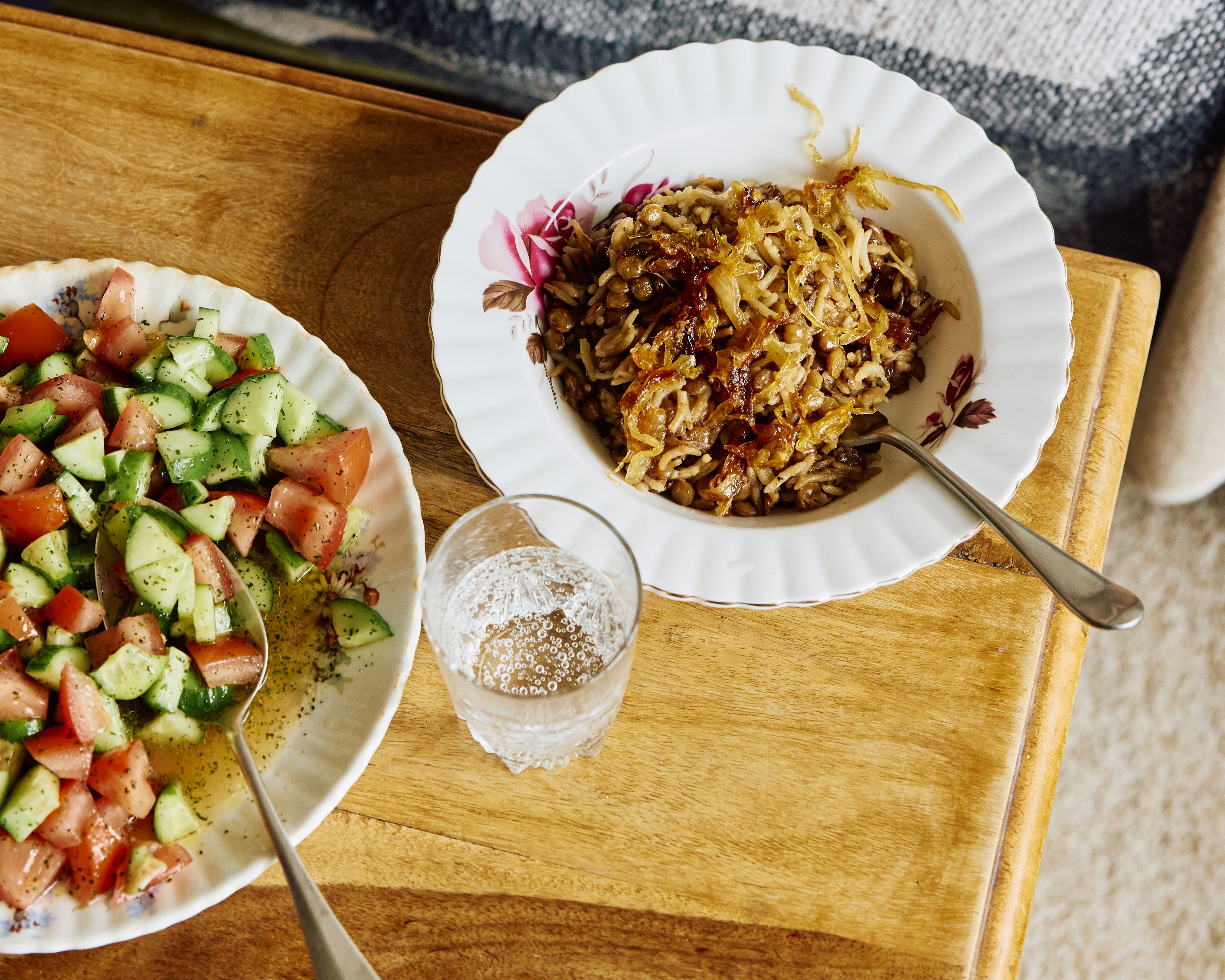 Mdardara - Hearty green lentils & rice with caramelised onions - by Jad Youssef